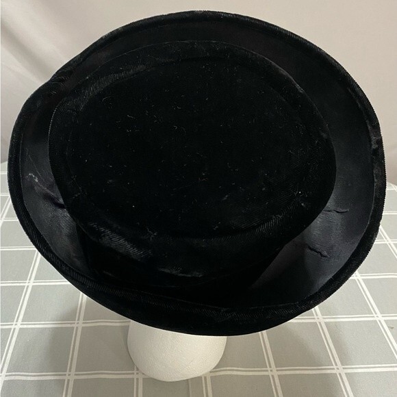 Vintage Ladies Hat Rare Black Velvet Maxine Hats Party Derby Fancy Gala Glam - Picture 2 of 9